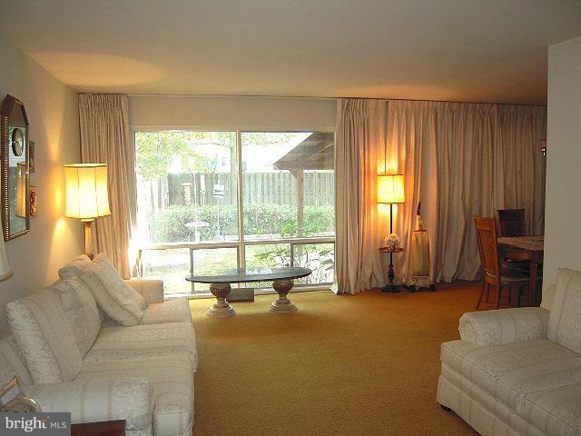 6432 Deepford Street Springfield, VA 22150 - Photo 17 of 28 Living Room