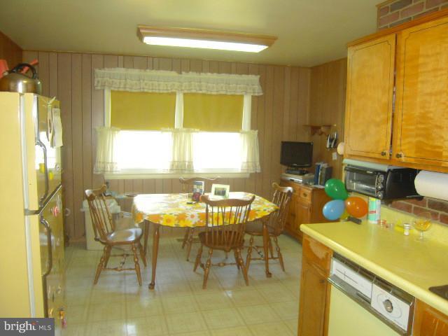 6432 Deepford Street Springfield, VA 22150 - Photo 21 of 28 Kitchen