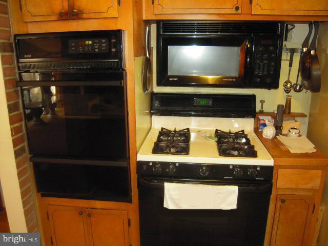 6432 Deepford Street Springfield, VA 22150 - Photo 22 of 28 Kitchen