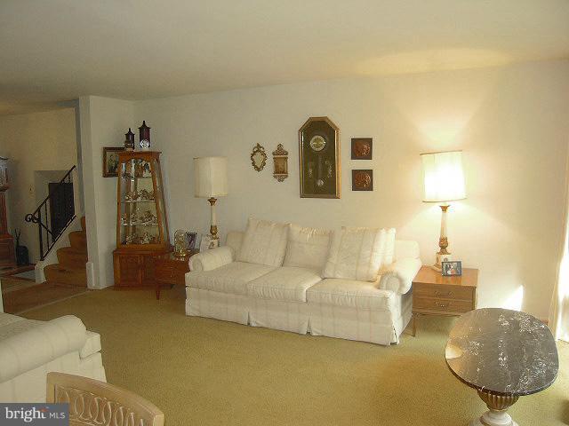 6432 Deepford Street Springfield, VA 22150 - Photo 6 of 28 Living Room