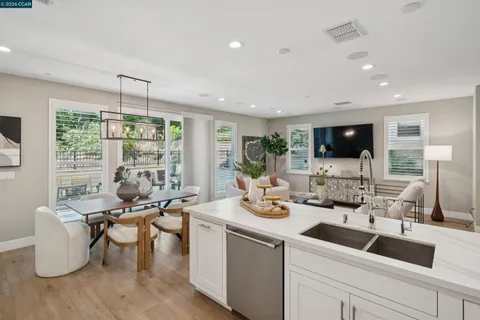 $1,725,000 | 1247 Walker Avenue, Unit 2, Walnut Creek, CA 94596