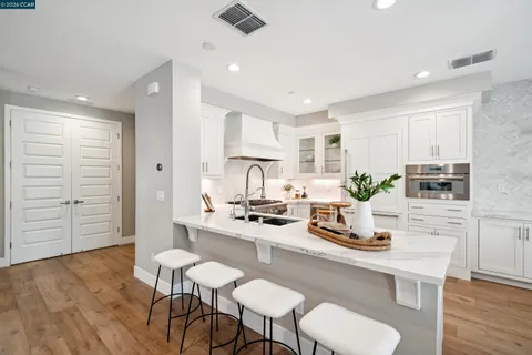 $1,725,000 | 1247 Walker Avenue, Unit 2, Walnut Creek, CA 94596
