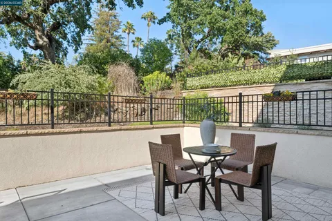 $1,725,000 | 1247 Walker Avenue, Unit 2, Walnut Creek, CA 94596