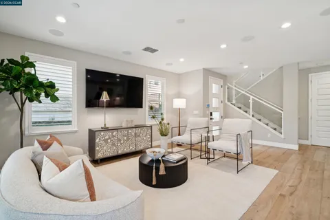 $1,725,000 | 1247 Walker Avenue, Unit 2, Walnut Creek, CA 94596
