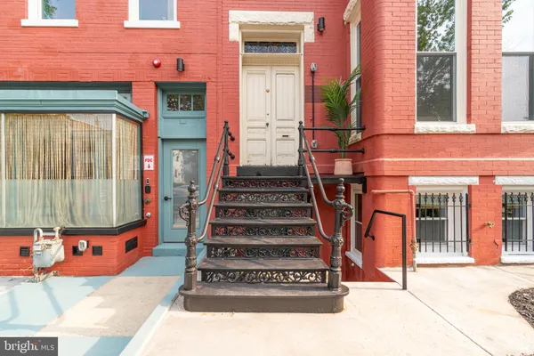 a view of entryway