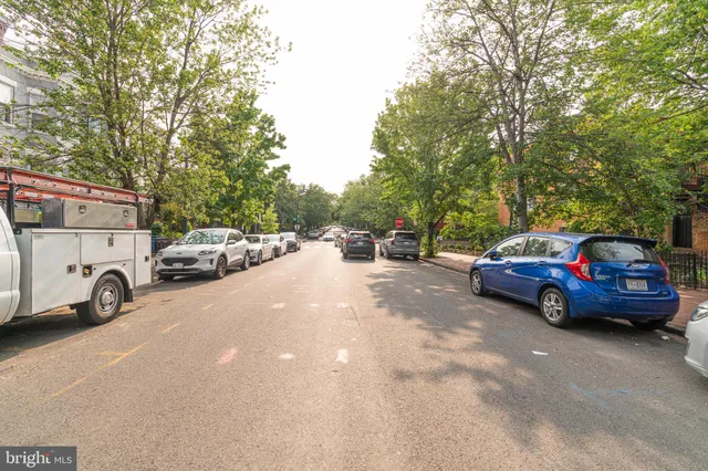 $1,275 | 711 G Street Southeast, Washington, DC 20003