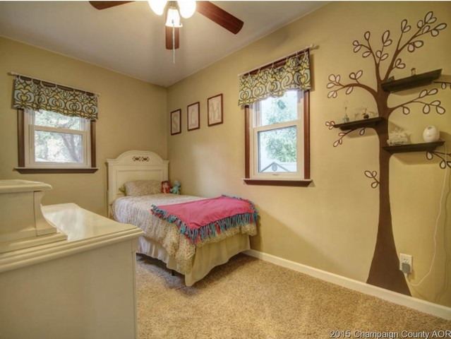 202 Center Street Seymour, IL 61875 - Photo 11 of 24