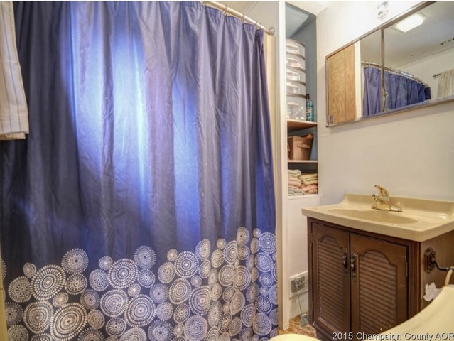 202 Center Street Seymour, IL 61875 - Photo 17 of 24