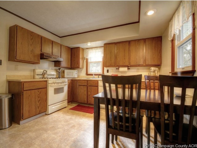 202 Center Street Seymour, IL 61875 - Photo 7 of 24