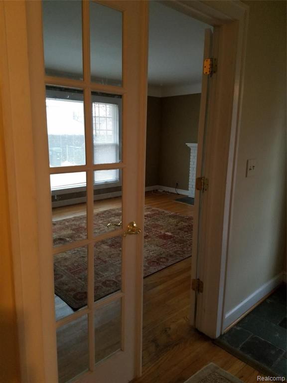 725 Vernier Road Grosse Pointe Woods, MI 48236 - Photo 7 of 25