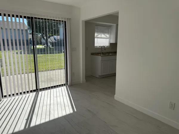 $2,400 | 1403 Wharf Lane, Greenacres, FL 33463