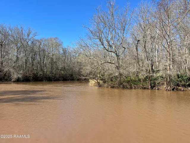 $240,000 | 4 South Levee Road, Port Barre, LA 70577