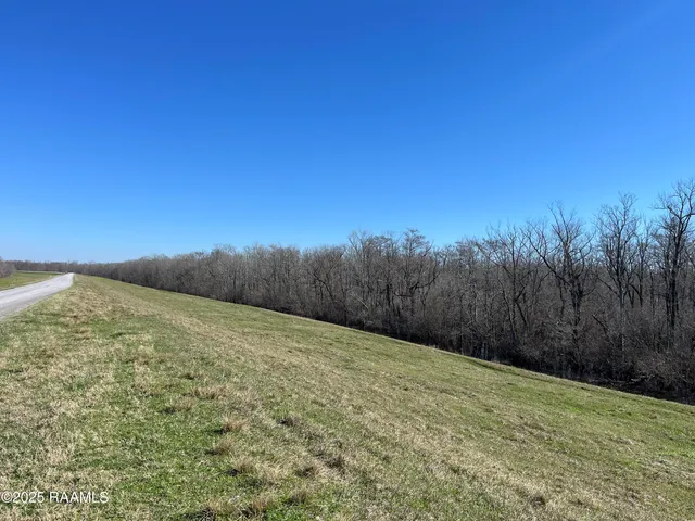 $240,000 | 4 South Levee Road, Port Barre, LA 70577