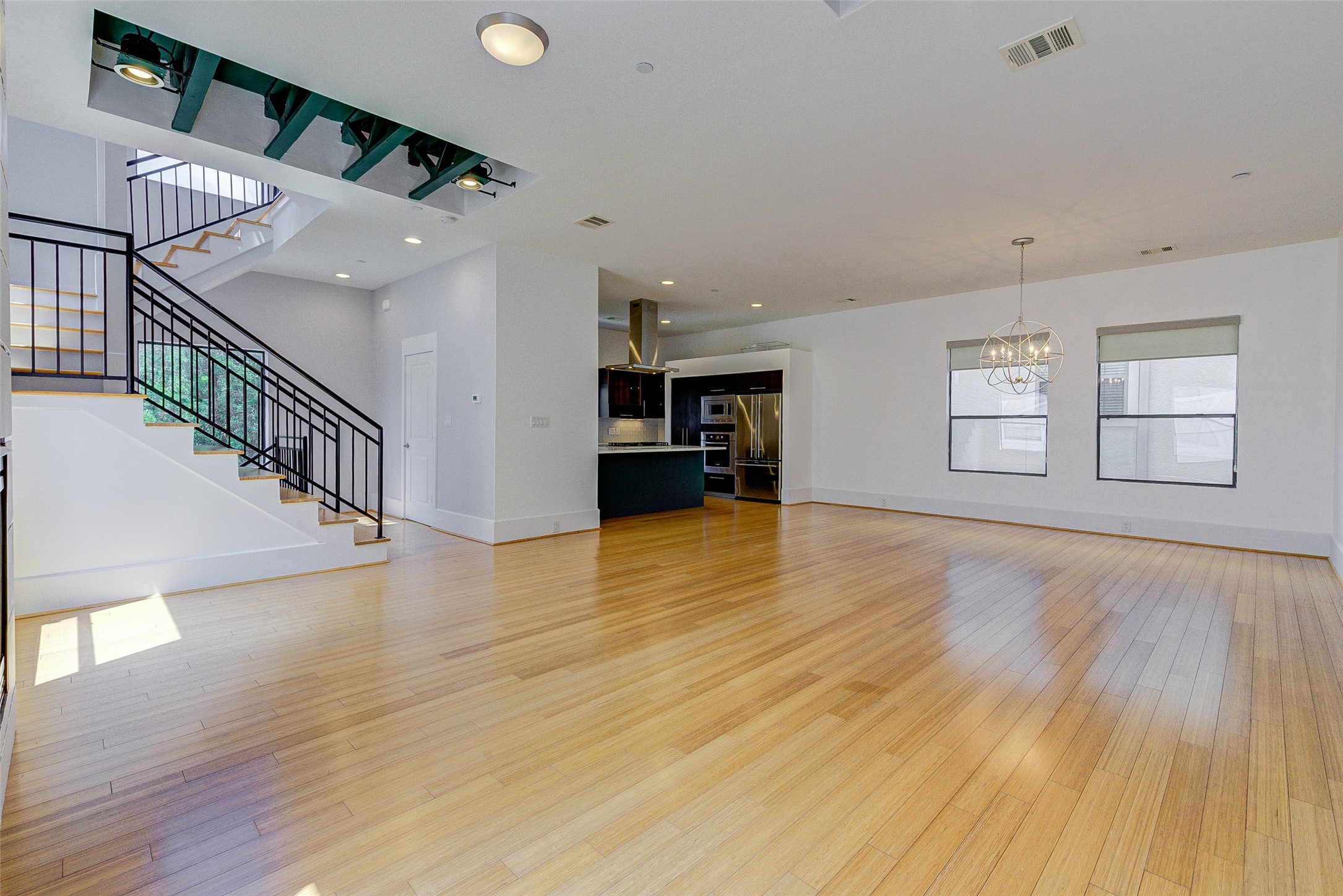 113 Tuam Street Houston, TX 77006 - Photo 7 of 20