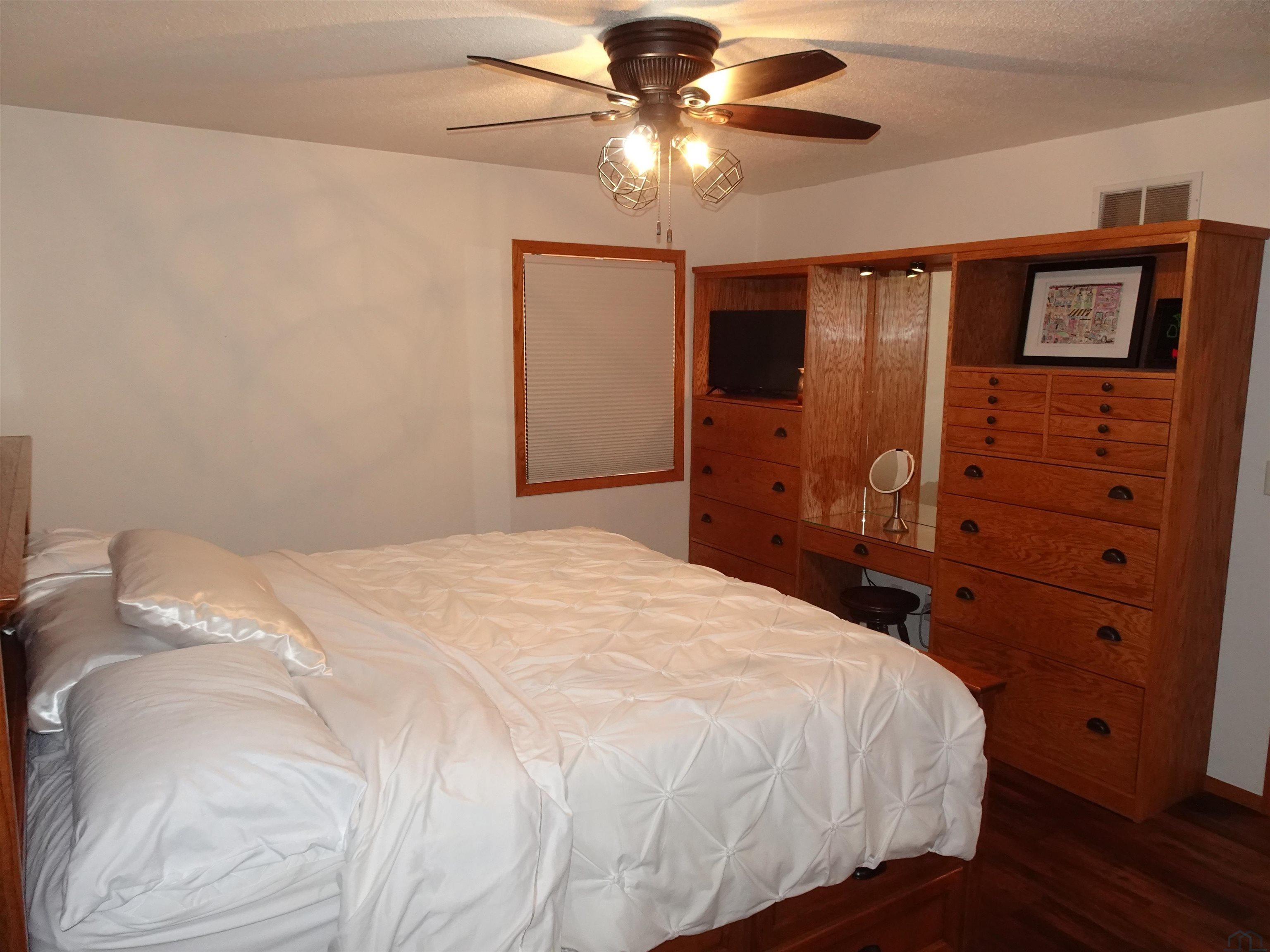 1024 7th Street Sheldon, IA 51201 - Photo 14 of 34 Gallery Image 14
