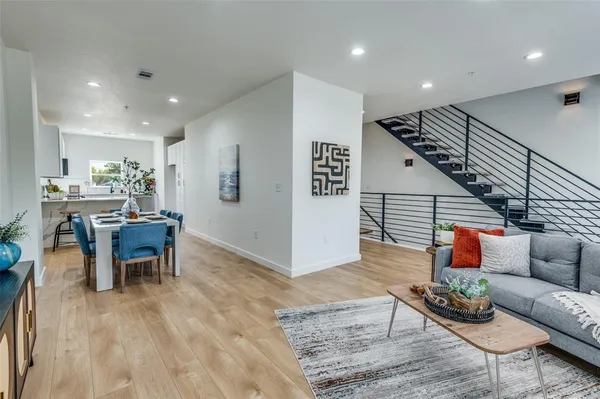 $3,900 | 504 South O Connor Road, Irving, TX 75060
