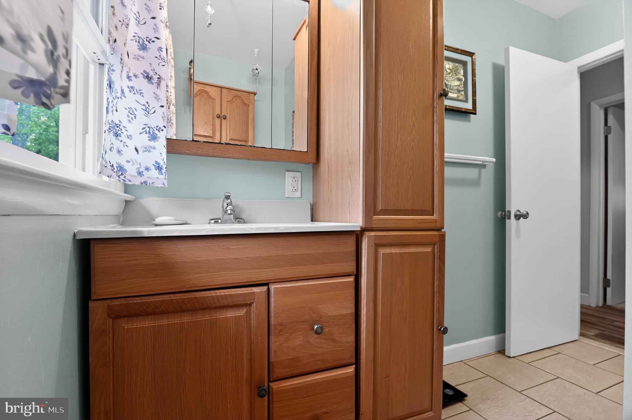 712 Tuckahoe Road Vineland, NJ 08360 - Photo 19 of 33 Bathroom Vanity