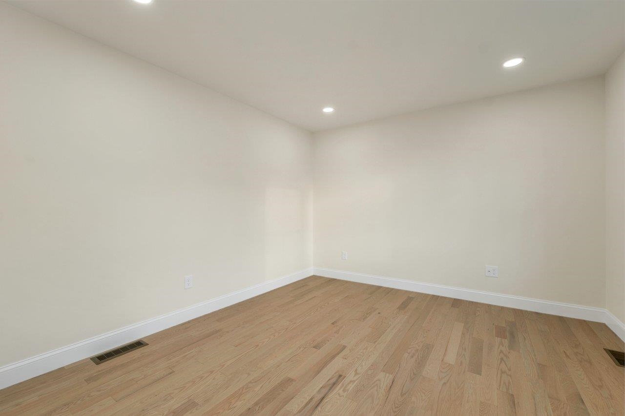 102 Laurel Road, Unit 30 Hooksett, NH 03106 - Photo 23 of 57