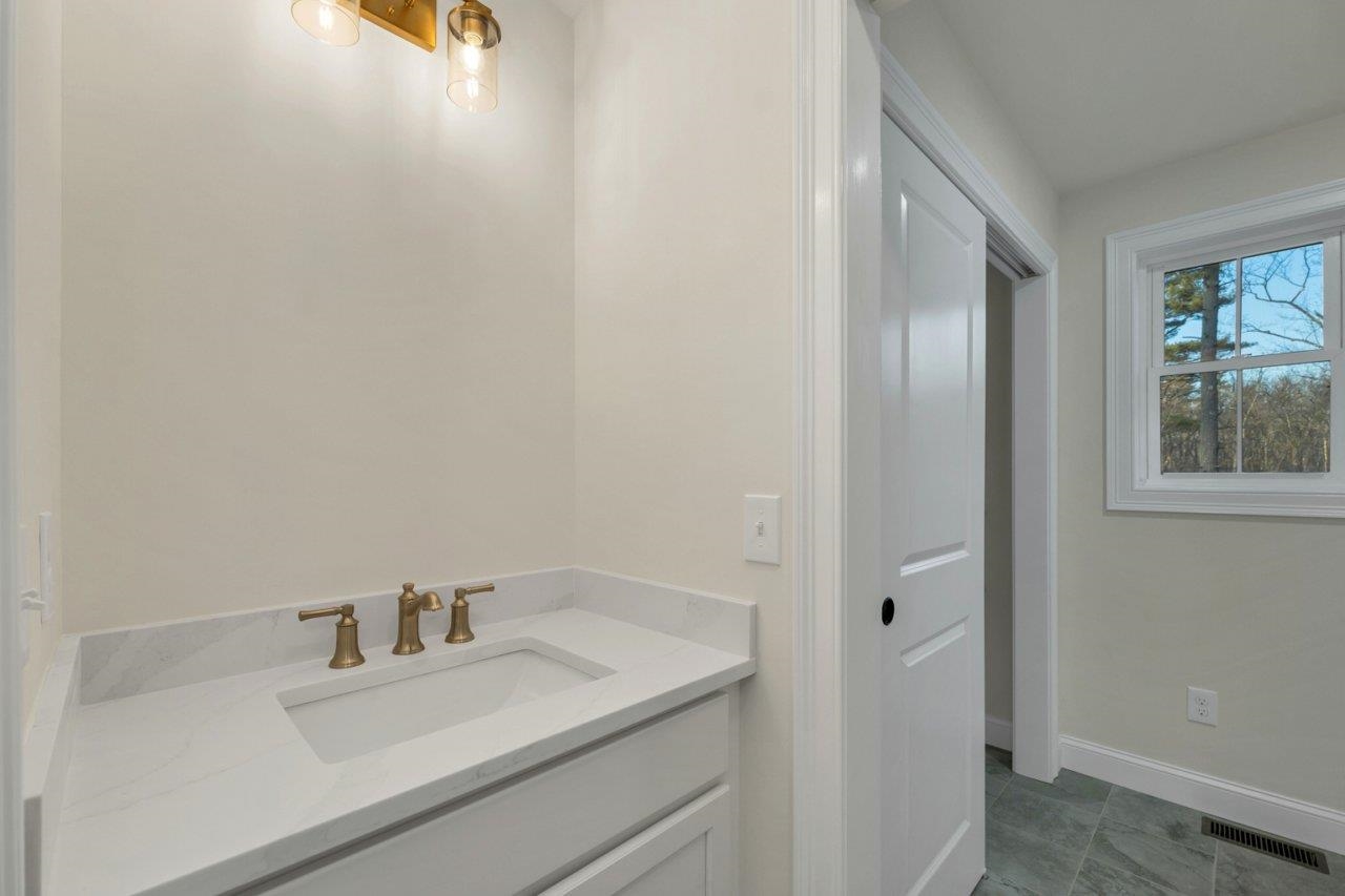 102 Laurel Road, Unit 30 Hooksett, NH 03106 - Photo 8 of 57