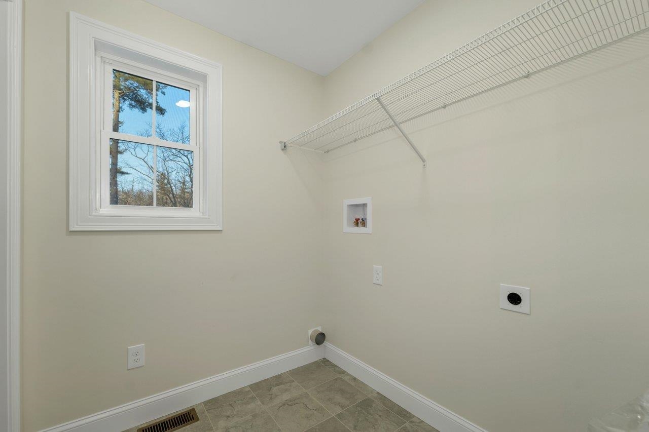 102 Laurel Road, Unit 30 Hooksett, NH 03106 - Photo 9 of 57