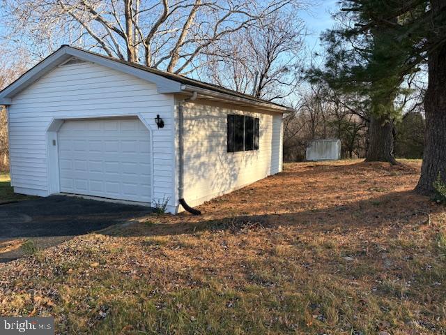12020 Middlebrook Road Germantown, MD 20874 - Photo 29 of 34 a view of a backyard of the house