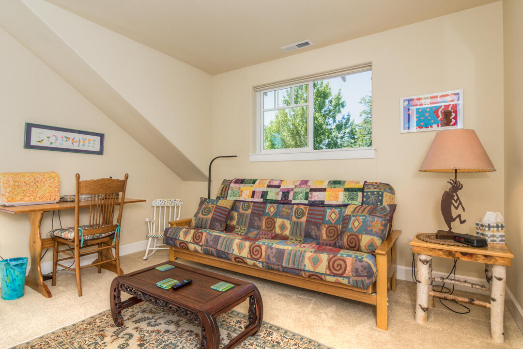 20256 Halfway Road Bend, OR 97703 - Photo 32 of 34 30_bedroom3