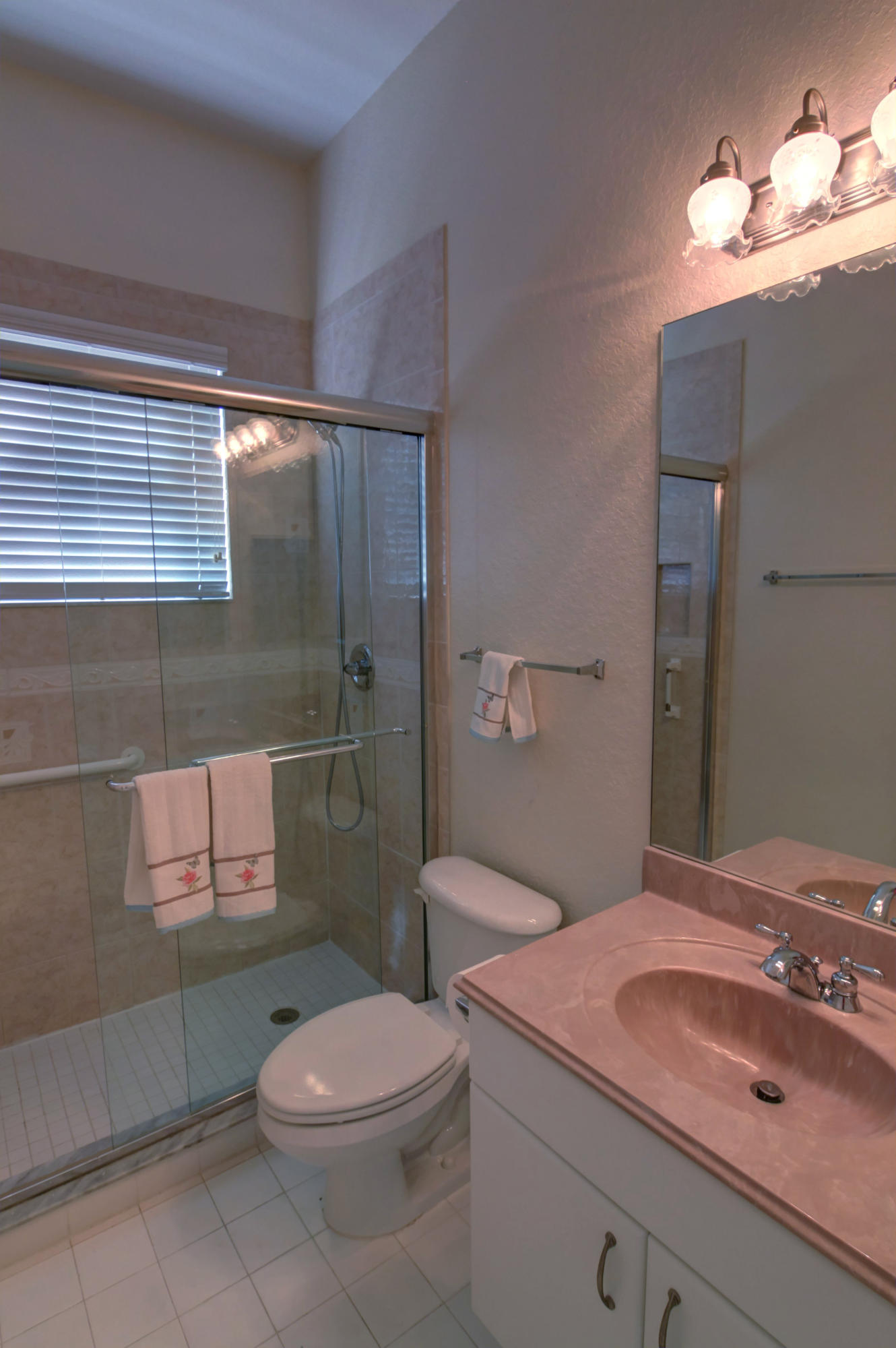 2968 Southeast Racoon Way Stuart, FL 34997 - Photo 16 of 19 aaGuestBathFront