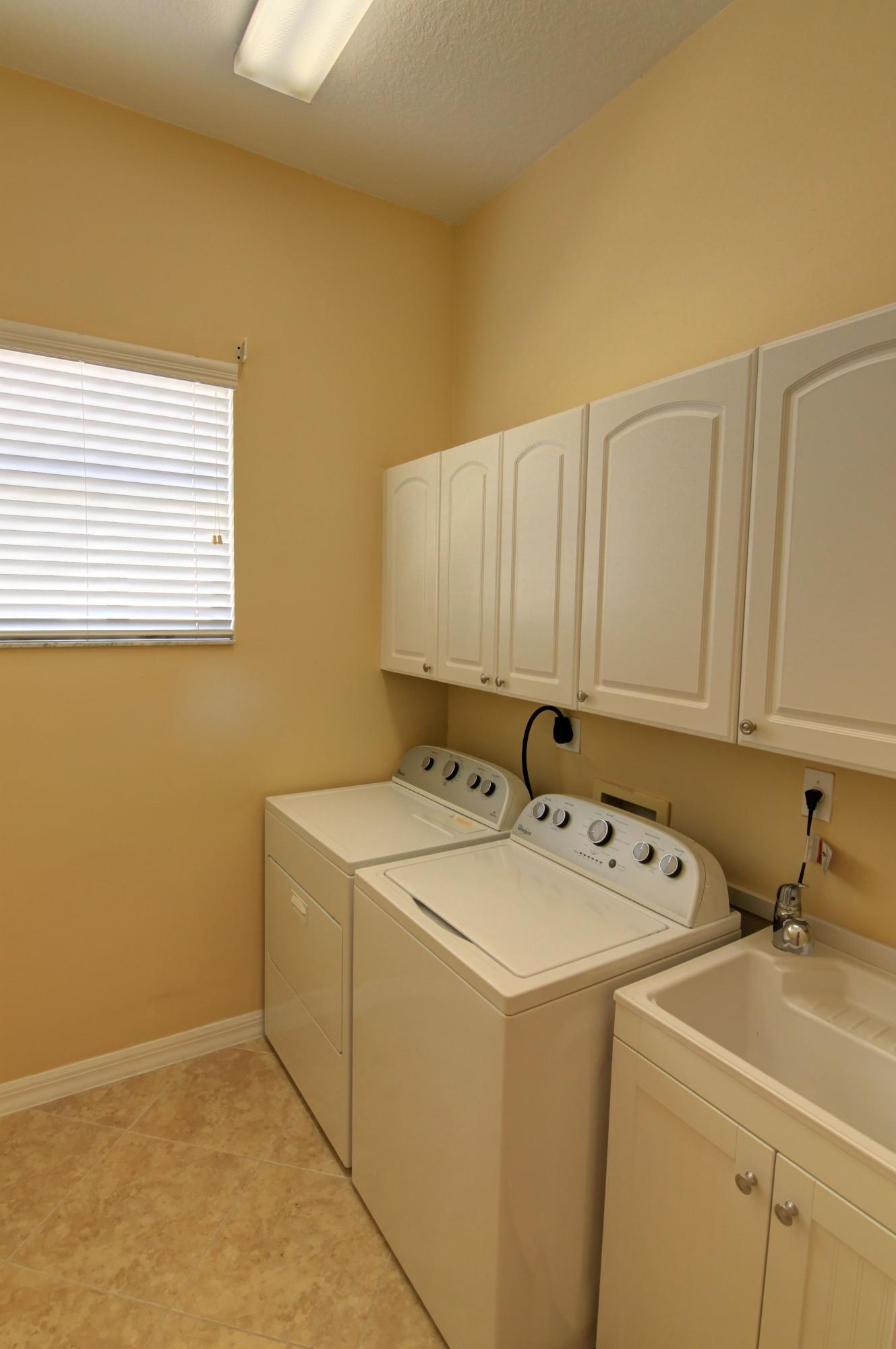 2968 Southeast Racoon Way Stuart, FL 34997 - Photo 17 of 19 aaLaundry