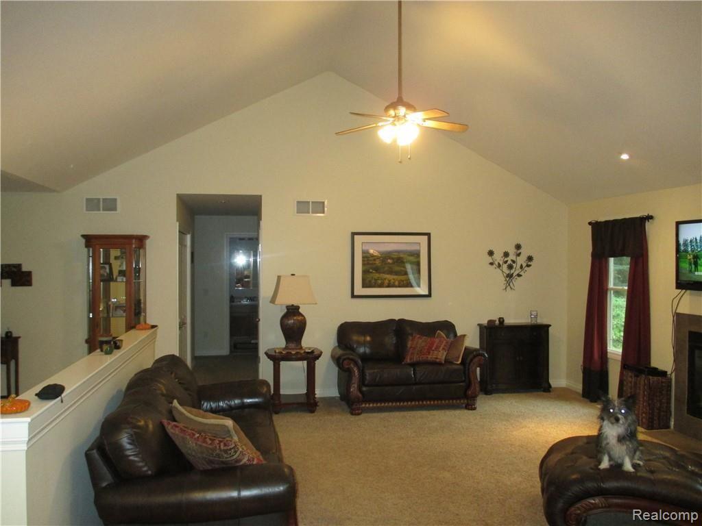 33886 Willow Road New Boston, MI 48164 - Photo 6 of 15 IMG_4602.JPG