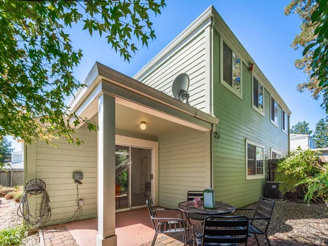 $575,000 | 2748 Elks Way, Napa, CA 94558