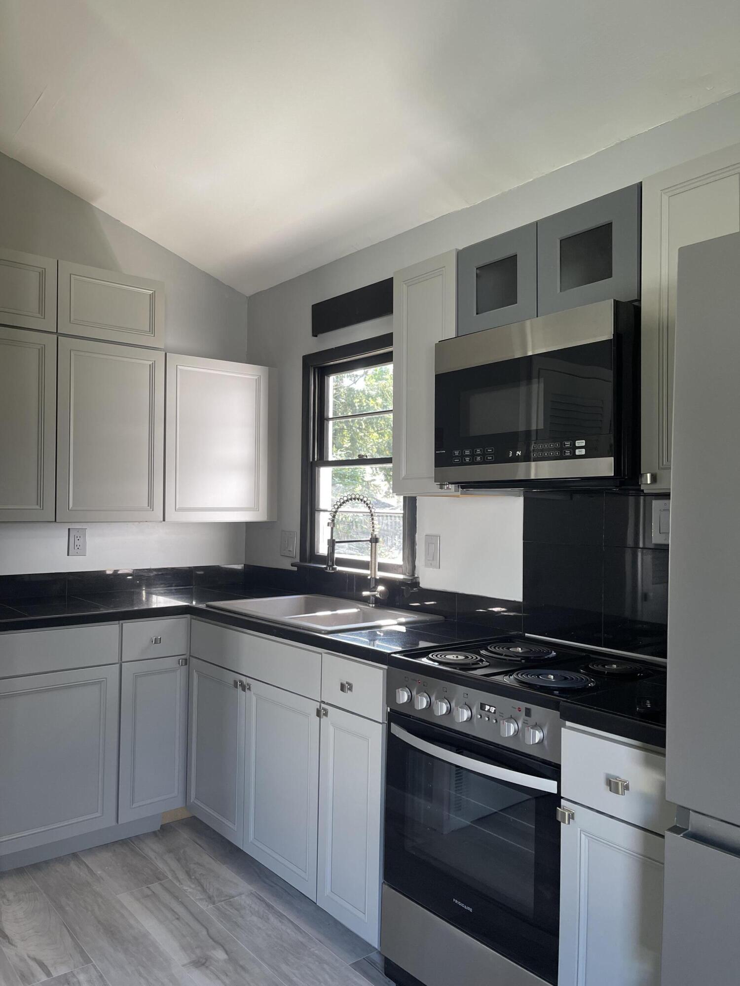 6 George Street Augusta, ME 04330 - Photo 8 of 23 IMG-2167