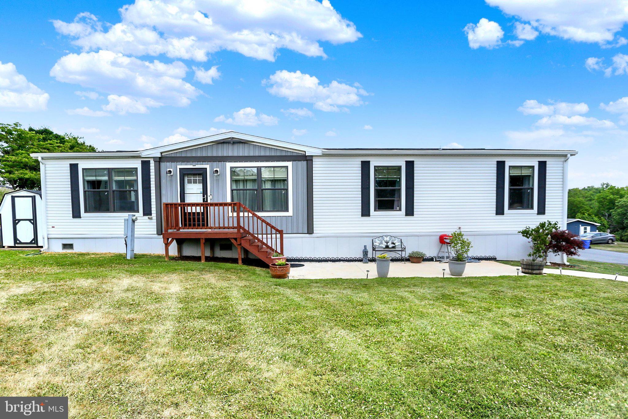 4635 Hikey Street Dover, PA 17315 - Photo 4 of 34