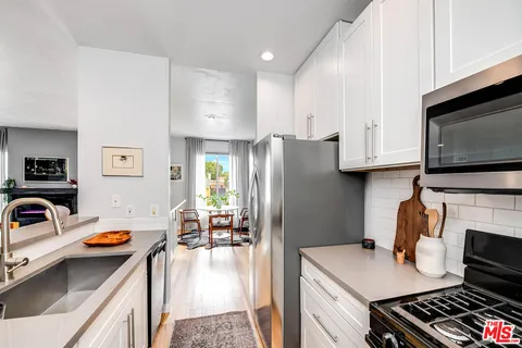 $697,000 | 1310 North Detroit Street, Unit 206, Los Angeles, CA 90046