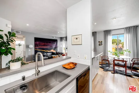 $697,000 | 1310 North Detroit Street, Unit 206, Los Angeles, CA 90046