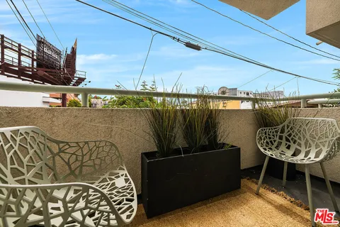 $697,000 | 1310 North Detroit Street, Unit 206, Los Angeles, CA 90046