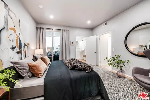 $697,000 | 1310 North Detroit Street, Unit 206, Los Angeles, CA 90046
