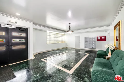 $697,000 | 1310 North Detroit Street, Unit 206, Los Angeles, CA 90046