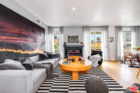 $697,000 | 1310 North Detroit Street, Unit 206, Los Angeles, CA 90046