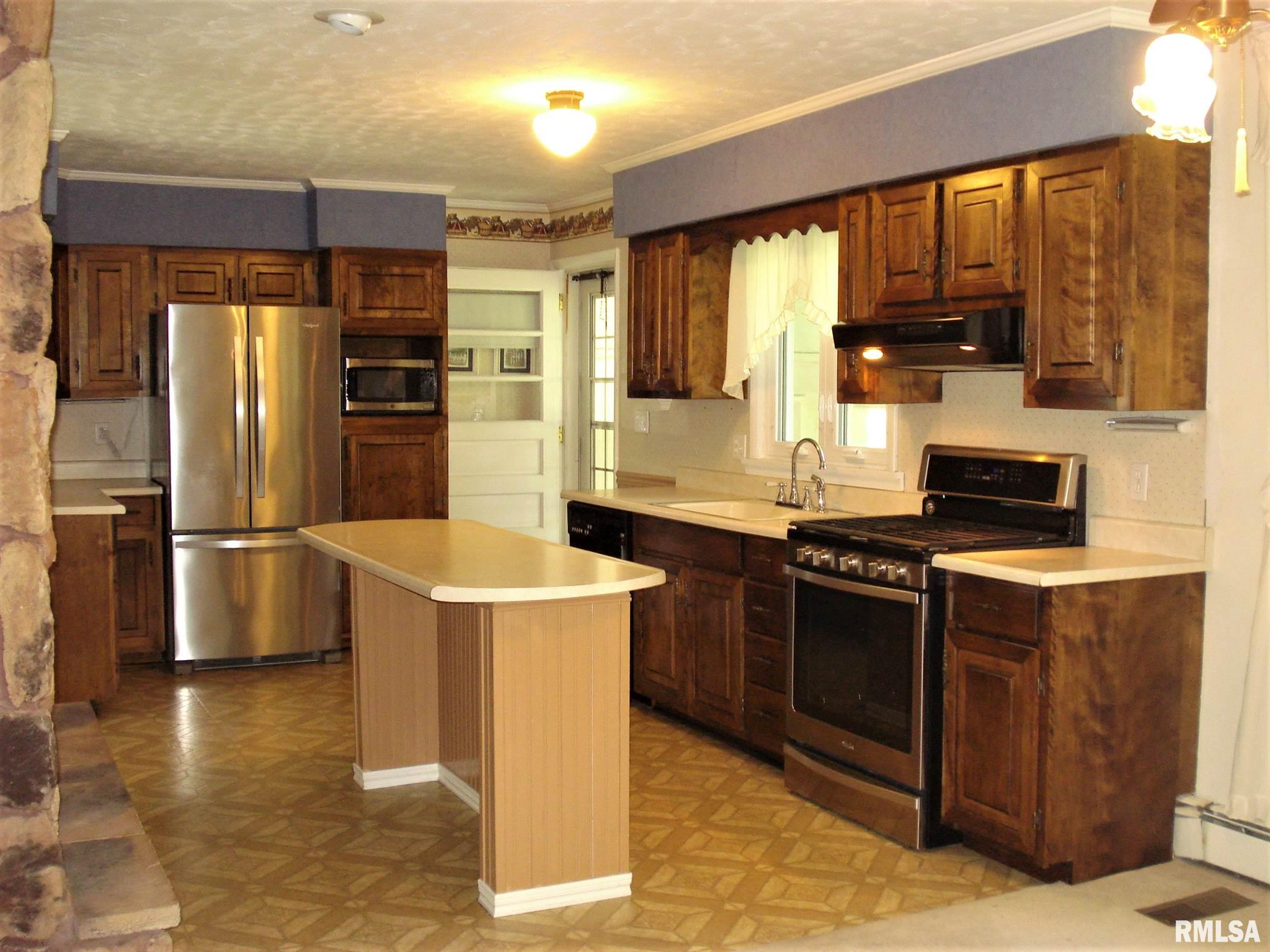 109 Henderson Road Knoxville, IL 61448 - Photo 12 of 31 Gallery Image 12