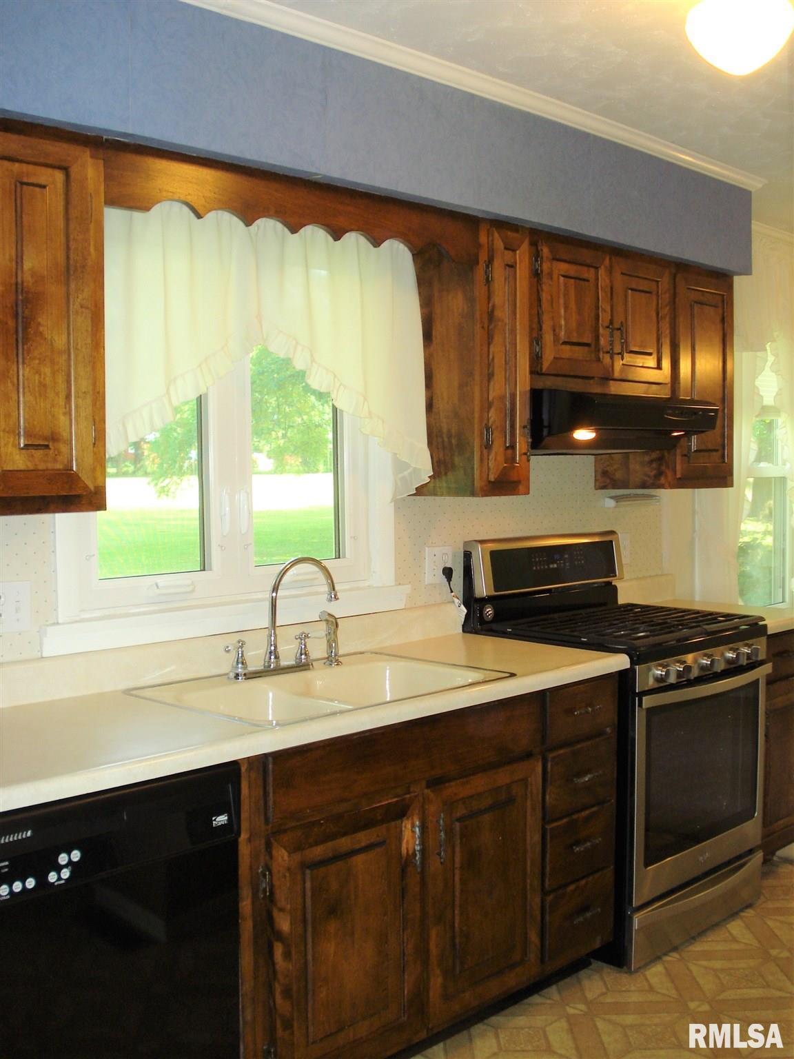 109 Henderson Road Knoxville, IL 61448 - Photo 18 of 31 Gallery Image 18