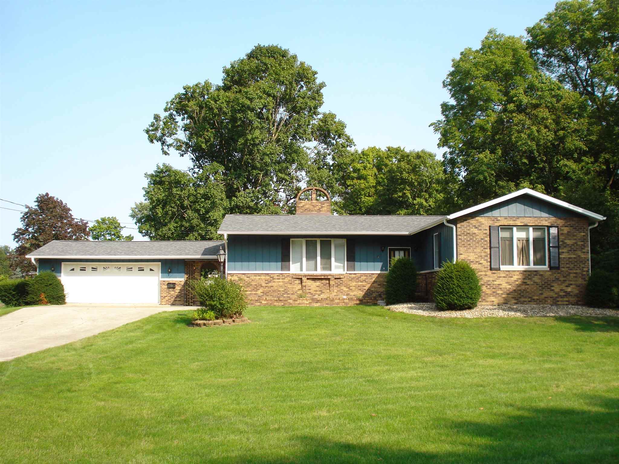 109 Henderson Road Knoxville, IL 61448 - Photo 2 of 31 Gallery Image 2