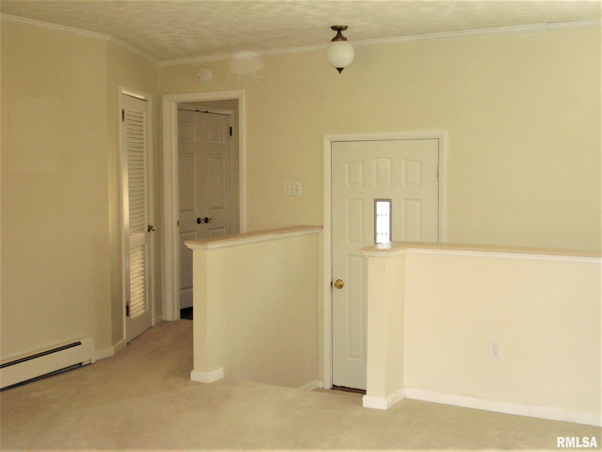 109 Henderson Road Knoxville, IL 61448 - Photo 4 of 31 Gallery Image 4