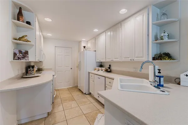 $2,800 | 1564 Napoli Drive West, Sarasota, FL 34232