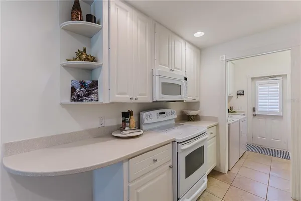 $2,800 | 1564 Napoli Drive West, Sarasota, FL 34232