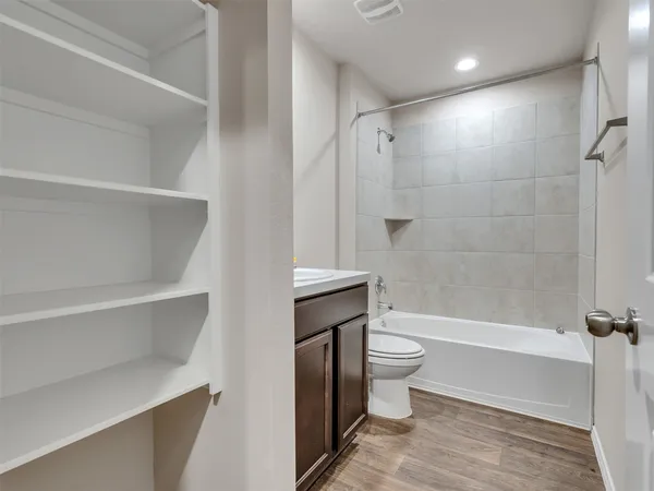 $2,100 | 2402 Ormes Forest Ln Spring, Spring, TX 77373