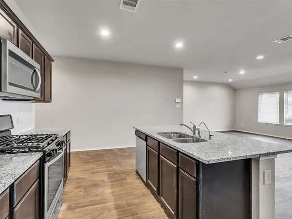 $2,100 | 2402 Ormes Forest Ln Spring, Spring, TX 77373