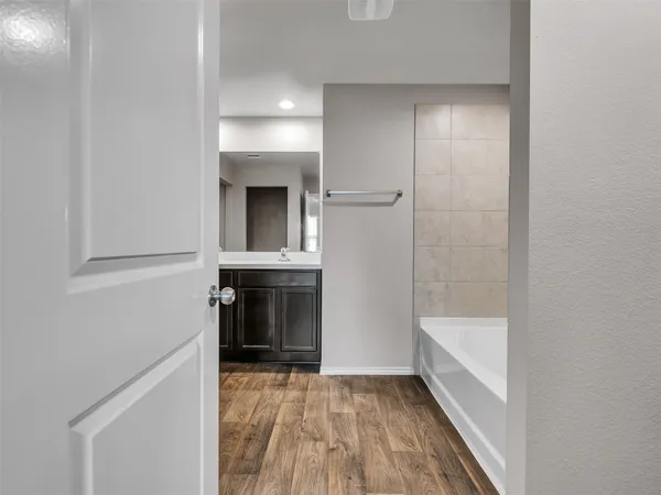 $2,100 | 2402 Ormes Forest Ln Spring, Spring, TX 77373