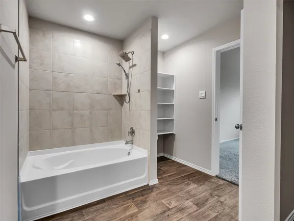 $2,100 | 2402 Ormes Forest Ln Spring, Spring, TX 77373