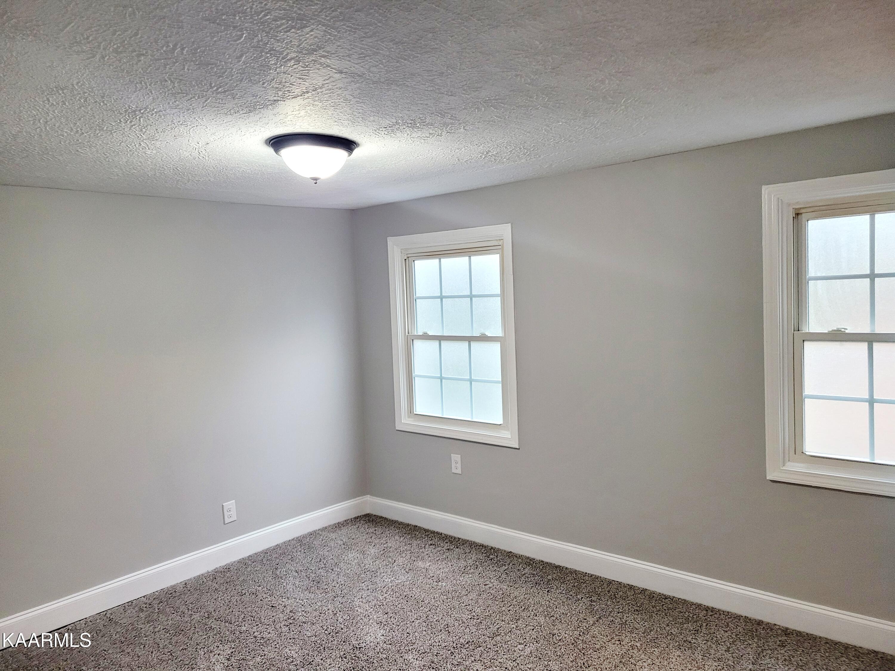 1635 Wilson Road Knoxville, TN 37912 - Photo 8 of 14 20211021_172018