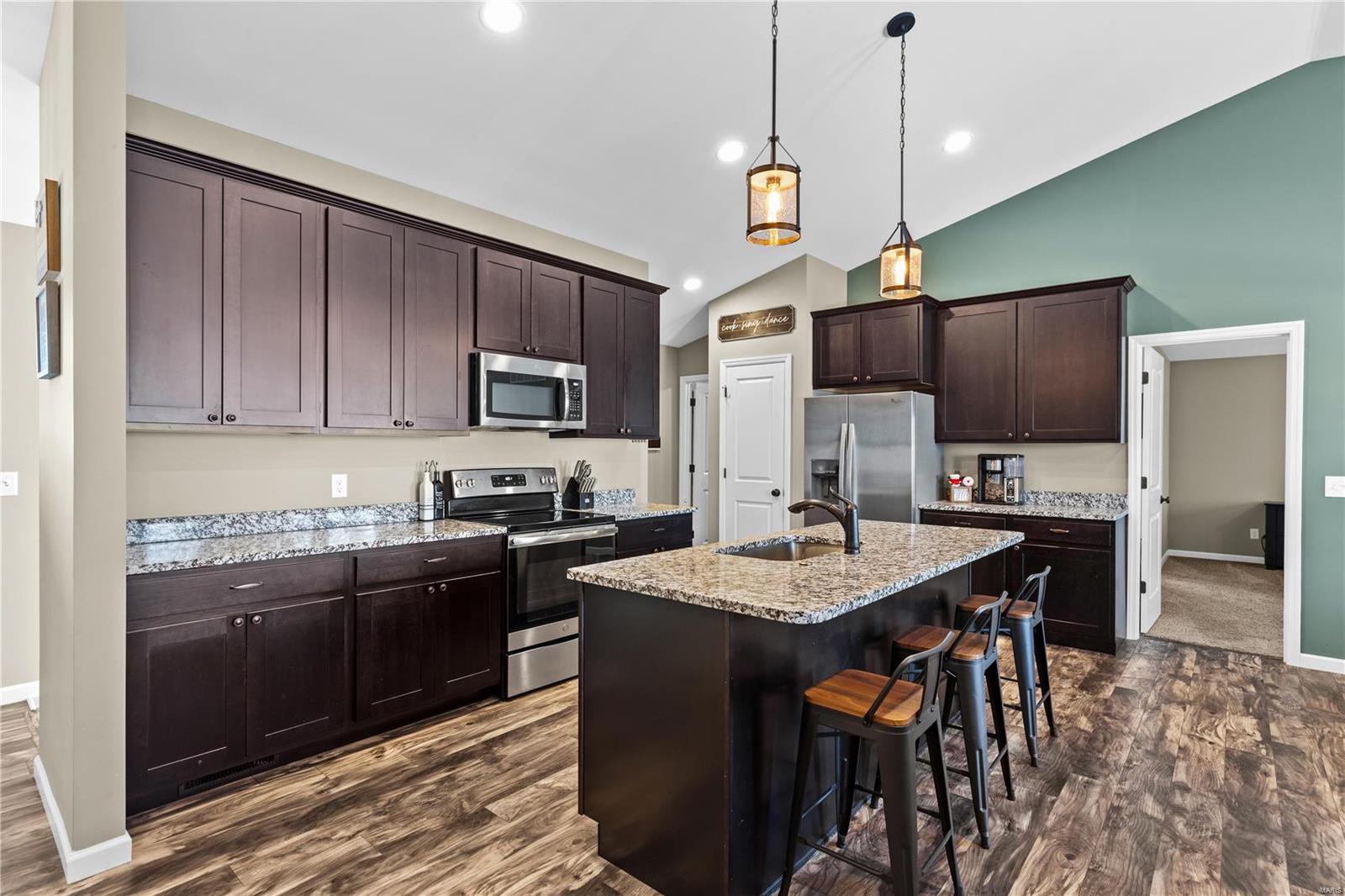 810 Glen Eagle Drive Troy, MO 63379 - Photo 4 of 31